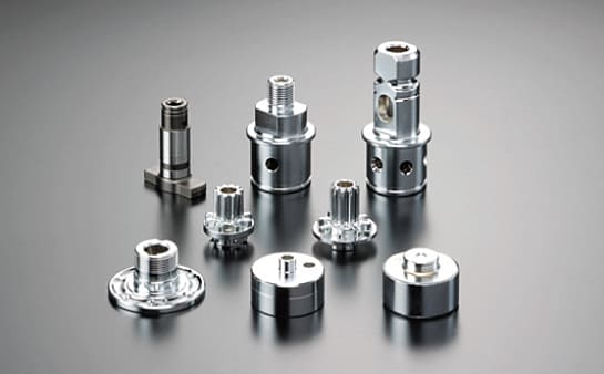 冷間鍛造＋切削・研磨加工